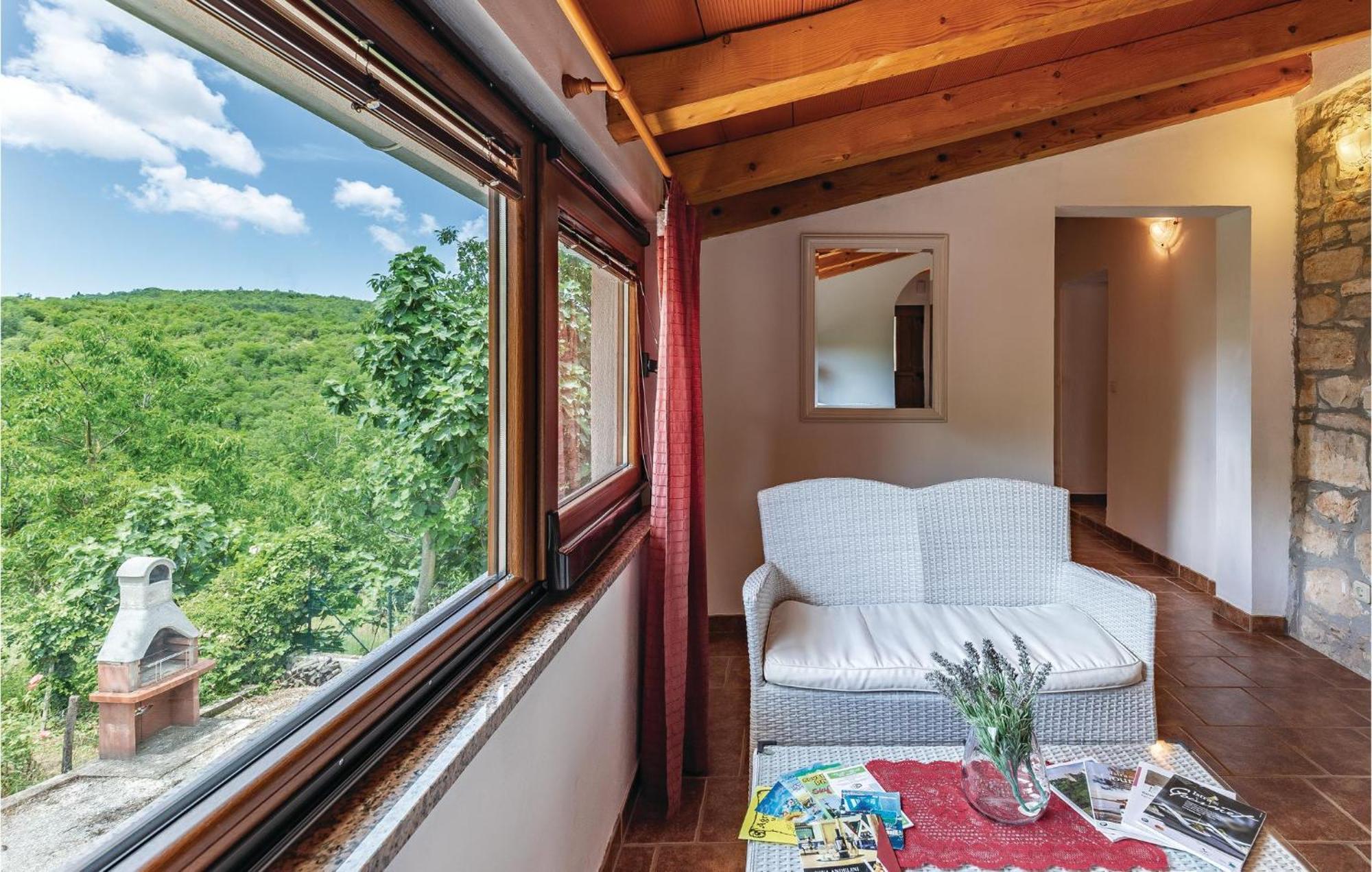 2 Bedroom Amazing Home In Rakotule ภายนอก รูปภาพ